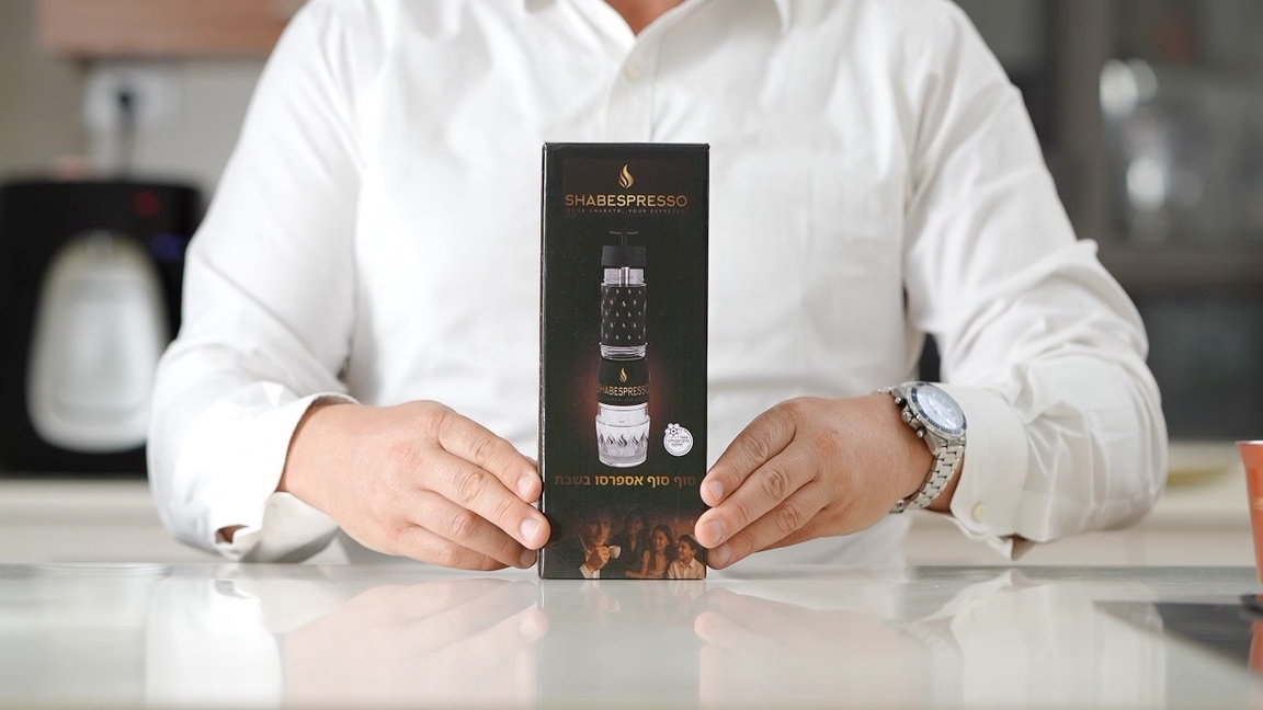 Shabespresso Soprano packaging held in hand